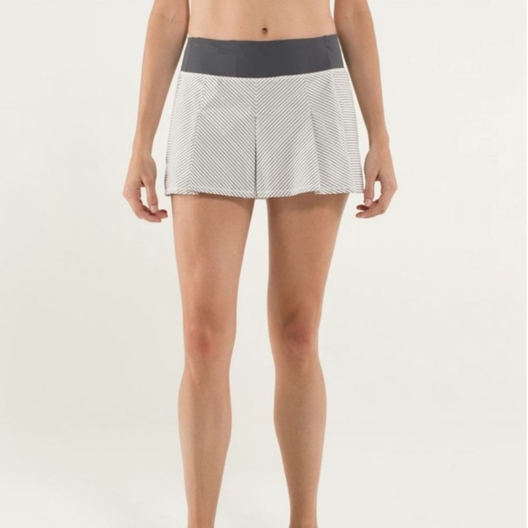 Lululemon Gray Fast Cat Skirt Size 4 VGUC - Picture 9 of 16